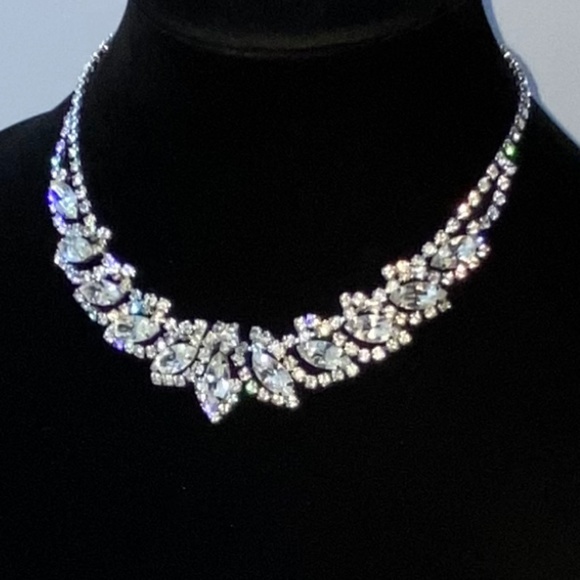 Exquisite Rhinestone Necklace - Picture 5 of 6